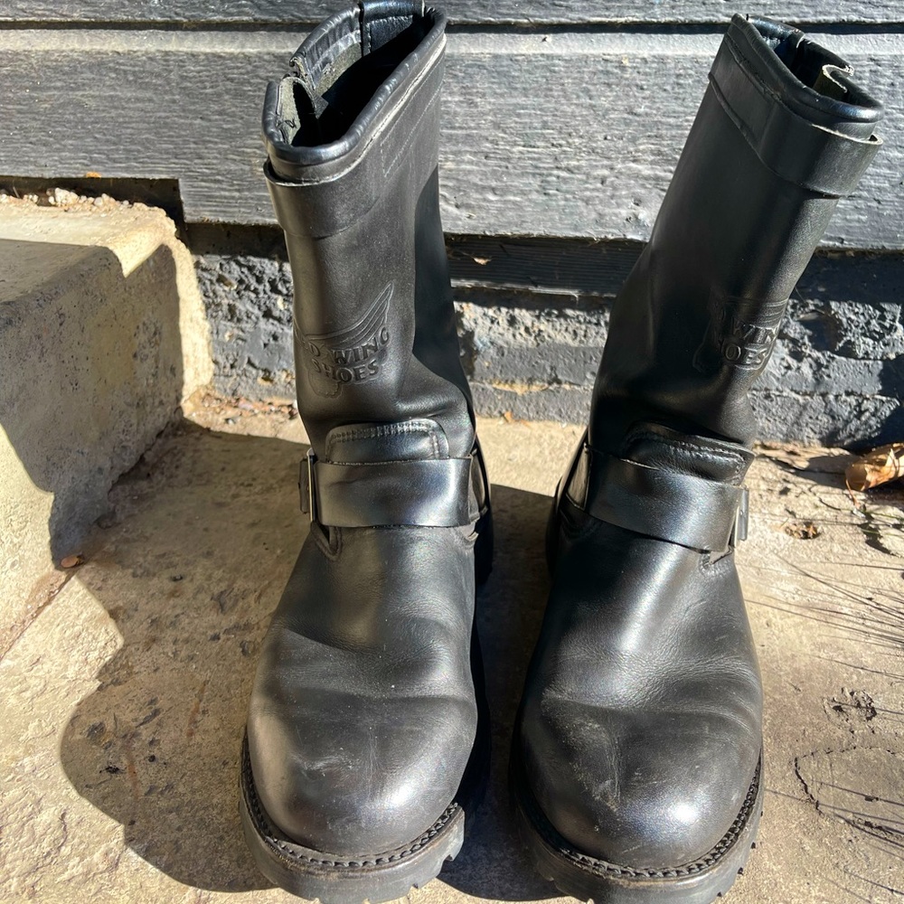 Red wing ( Made In America )sz10.5 motorcycle boots very good condition